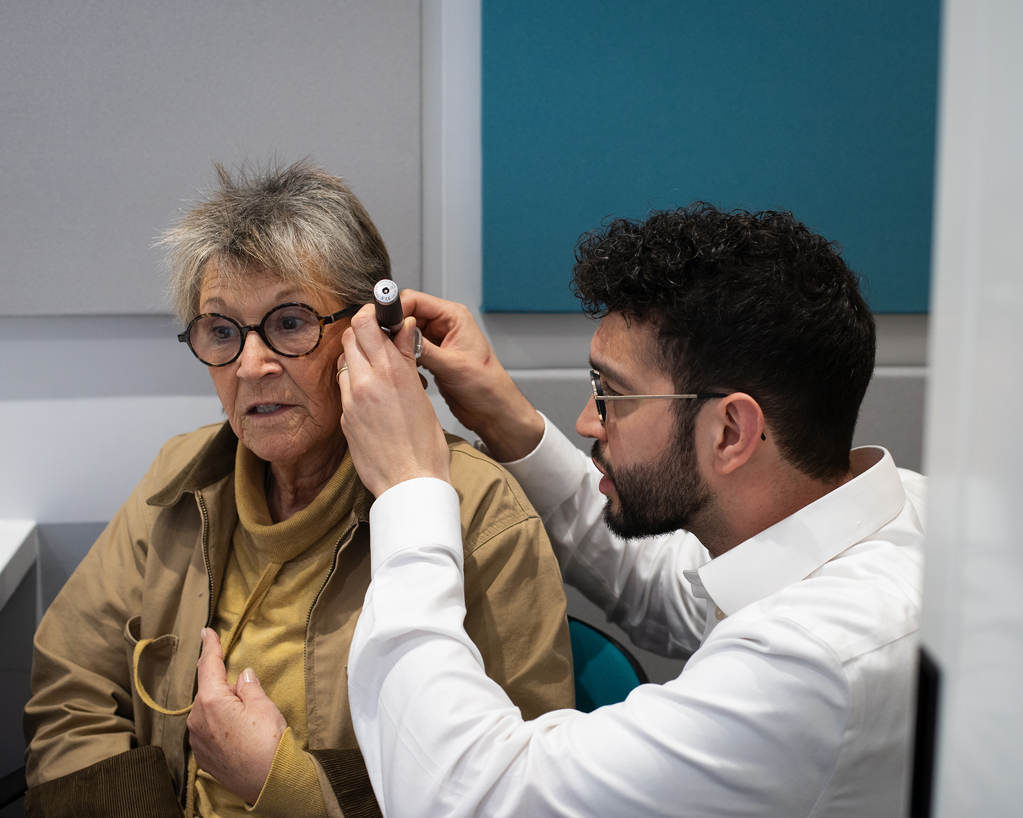 Ear inspection Checking for ear wax before micro-suction